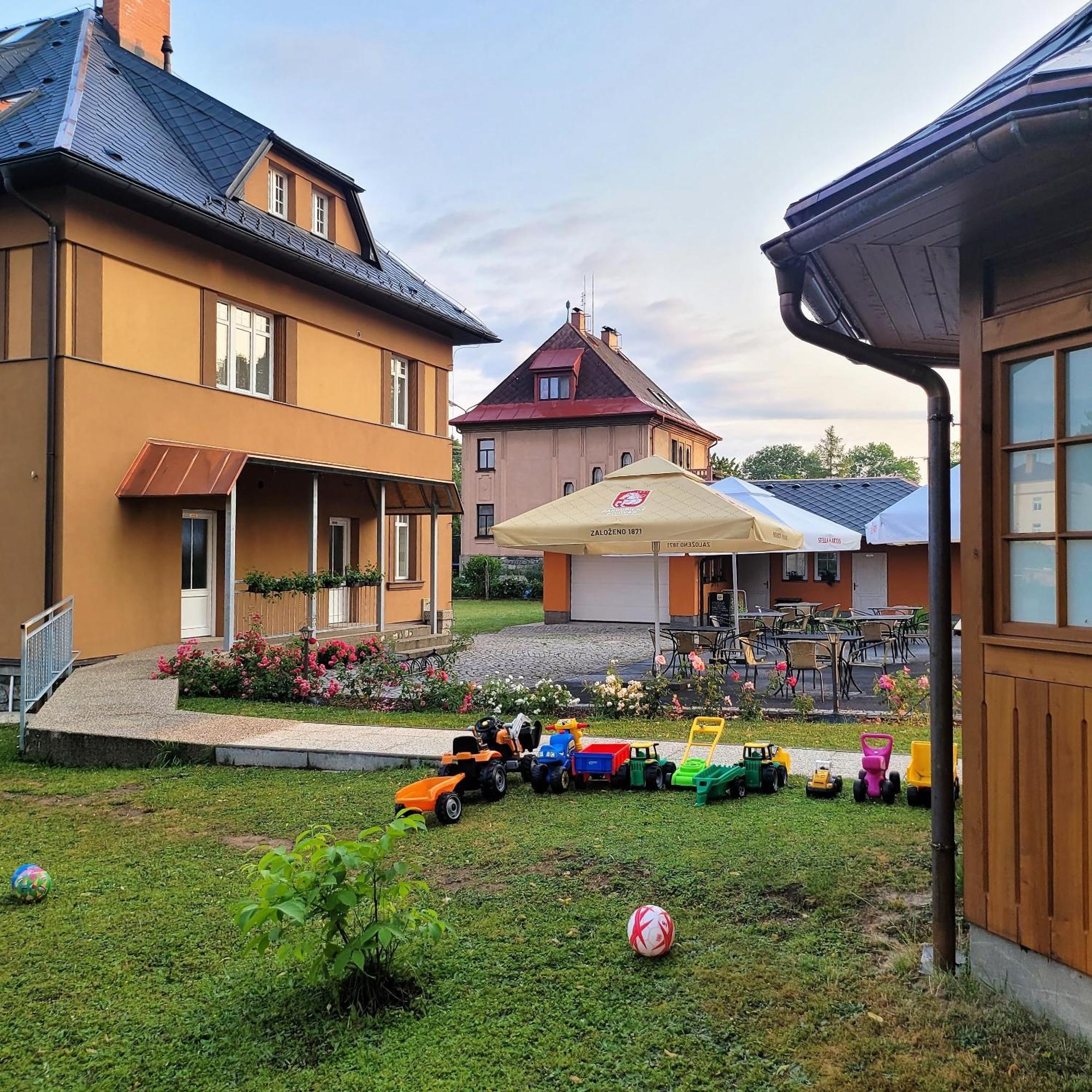 Kavárna a penzion REICHL Králíky Exterior foto